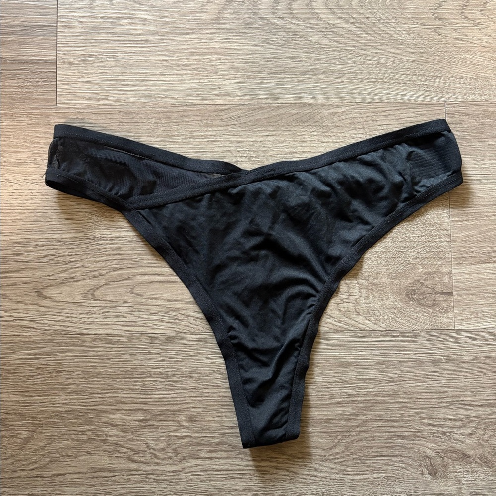 NWOT No Boundaries Medium Thong